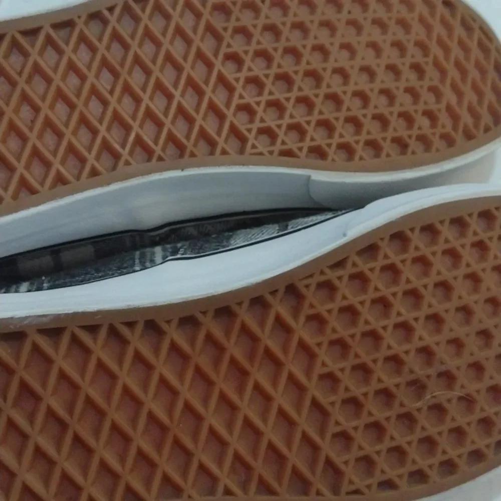 Vans  - Picture 4 of 4